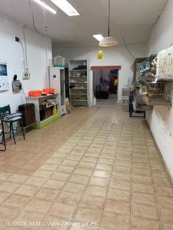 Local en Venta en Calle Cruz 30, No compatible con cambio de uso a vivienda. - ALICANTE