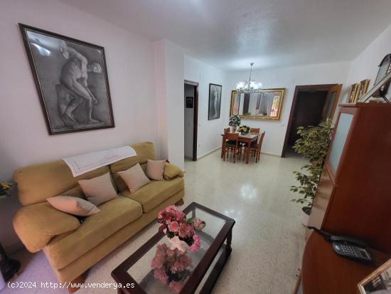 En venta piso con garaje en zona Avenida de Europa en Montequinto - SEVILLA