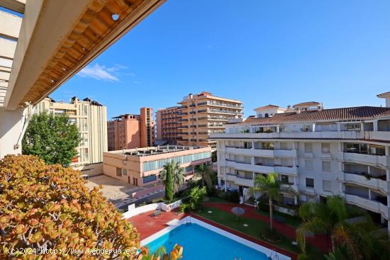  Alquiler Larga Temporada. Ático en la Carihuela , con Piscina y parking a 100 metros de la Playa !! 