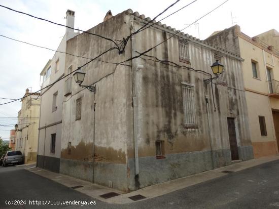  CASA DE PUEBLO ESQUINERA A REFORMAR - TARRAGONA 