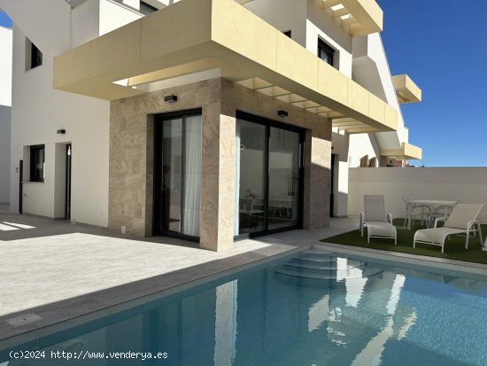  Villa en venta a estrenar en Los Montesinos (Alicante) 