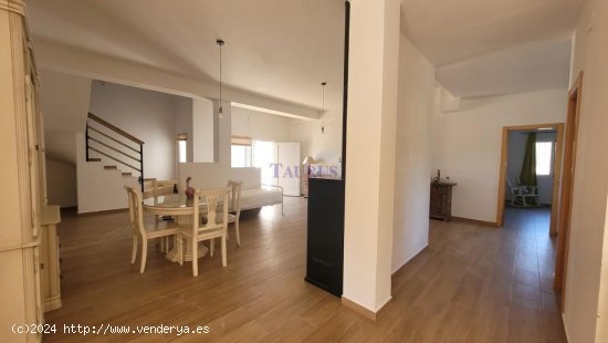 Villa en venta en Riogordo (Málaga)