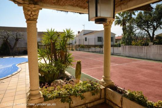 Chalet en Mas Mel con Pista de tenis y piscina - TARRAGONA