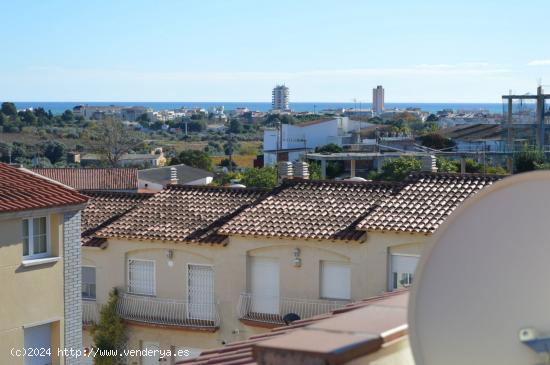  CASA ADOSADA CÉNTRICA EN CALAFELL - TARRAGONA 