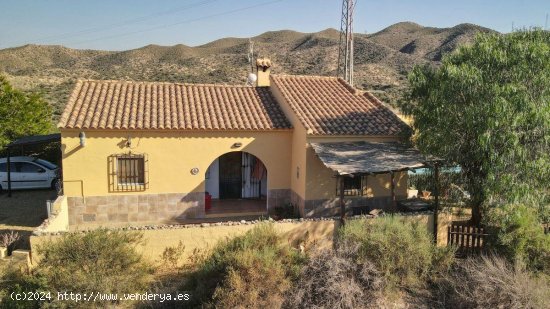 Chalet en venta en Arboleas (Almería)