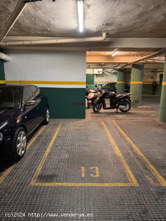  PLAZA DE PARKING EN ALQUILER PARA COCHE PEQUEÑO EN LA CALLE ENTENÇA - BARCELONA 