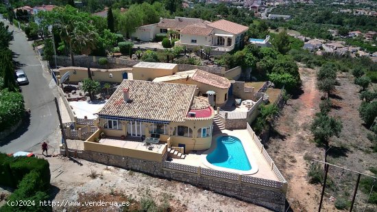 Villa en venta en Orba (Alicante)