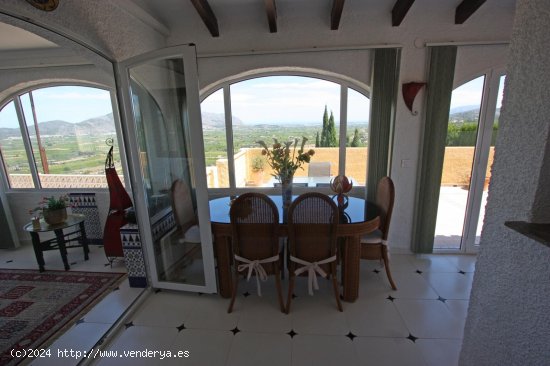 Villa en venta en Orba (Alicante)