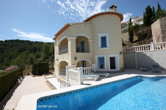 Villa en venta en Orba (Alicante)