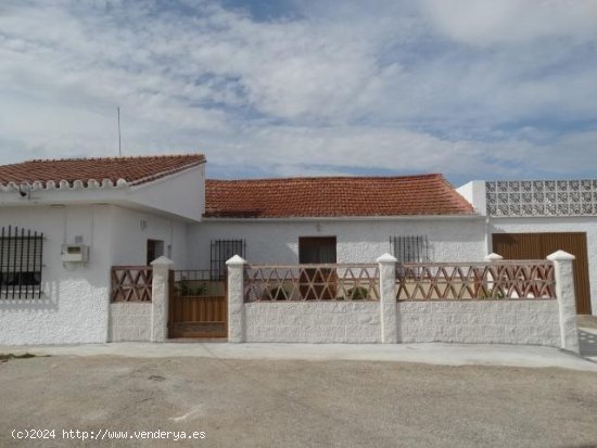 Villa en venta en Alhaurín de la Torre (Málaga)