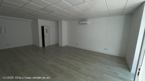 Local en venta en Fuengirola (Málaga)