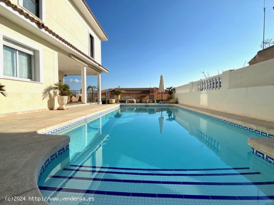 Chalet en venta en La Nucia (Alicante)