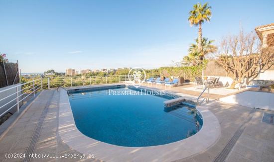 Casa con jardín y piscina en Levantina - BARCELONA