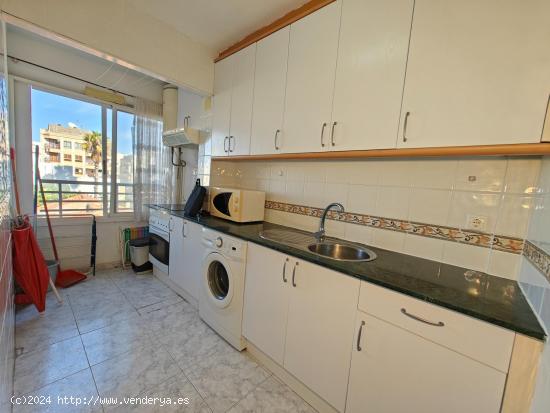 Se vende fantástico piso en el paseo marítimo de Torrevieja - ALICANTE