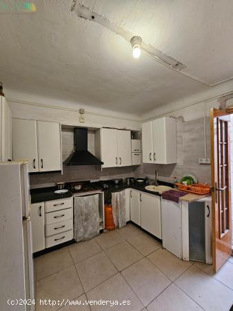  SE VENDE CASA EN EL CENTRO DE MONFORTE DEL CID - ALICANTE - ALICANTE 