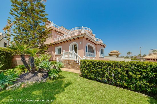 Villa en venta en Orihuela (Alicante)