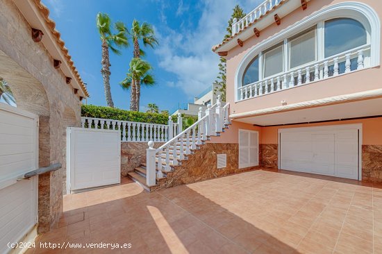 Villa en venta en Orihuela (Alicante)