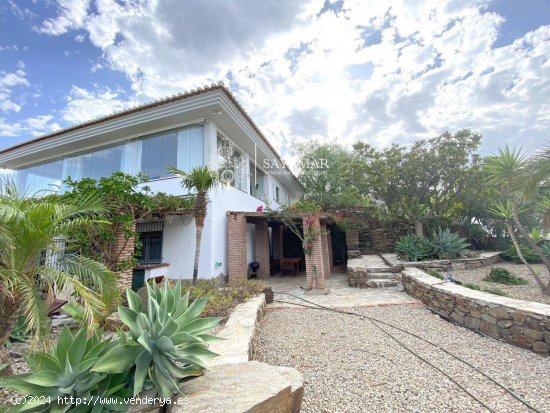 Villa en venta en Sayalonga (Málaga)