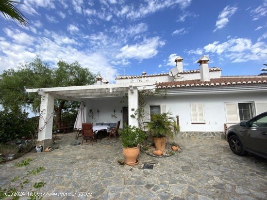 Villa en venta en Sayalonga (Málaga)