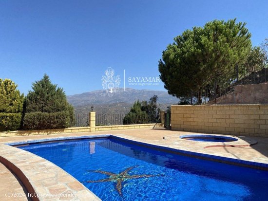 Villa en venta en Sayalonga (Málaga)