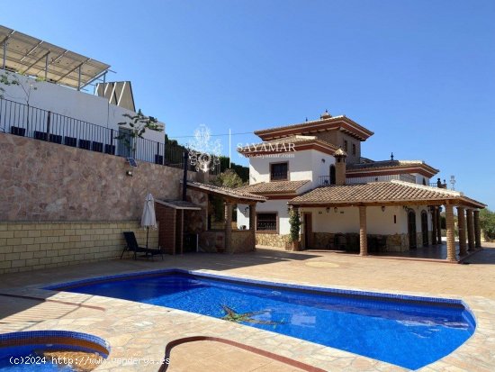 Villa en venta en Sayalonga (Málaga)