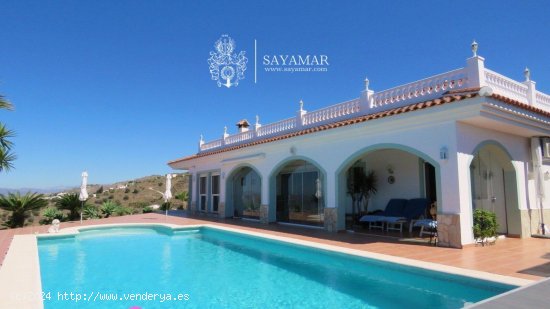 Villa en venta en Sayalonga (Málaga)