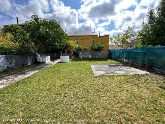 SE VENDE CASA CON TERRENO EN EL CENTRO DE FUENTESNUEVAS - LEON