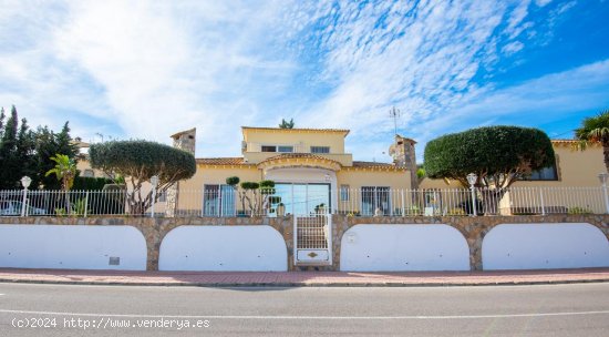 Villa en venta en Algorfa (Alicante)