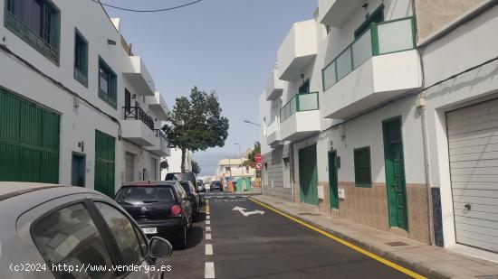  Arrecife, San Francisco Javier. Se vende casa terrera con azotea privada y garaje, 160 m2 - LAS PALM 