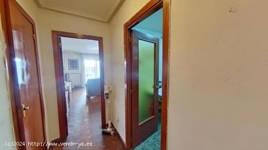 ¡GRAN OPORTUNIDAD! Se Vende piso de tres habitaciones con ascensor, en la Zona de Iviasa. - MADRID