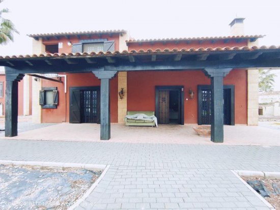 Villa en venta en Catral (Alicante)