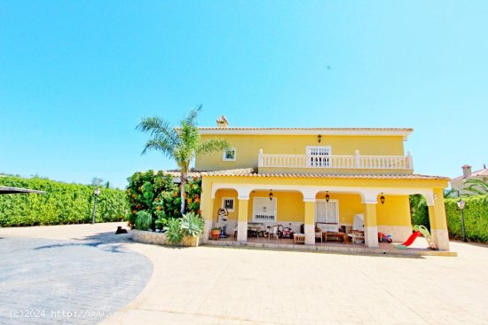 Villa en venta en Elche (Alicante)