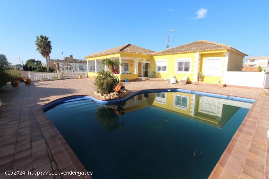  Villa en venta en Elche (Alicante) 