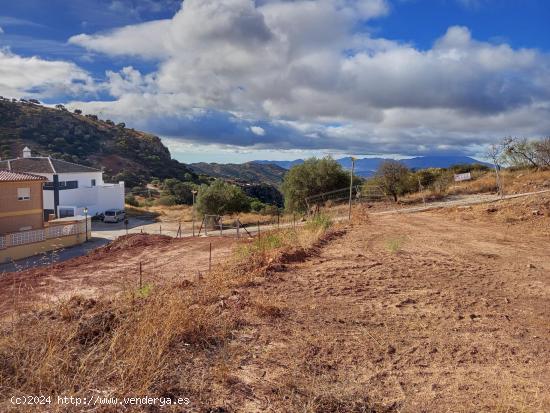 Terreno más proyecto en Almogía (Málaga) - MALAGA