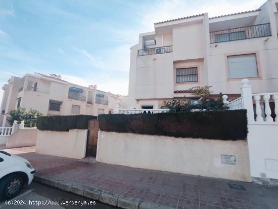 Fantástico semiadosado con vistas al mar en Guardamar del Segura, Alicante, Costa Blanca - ALICANTE