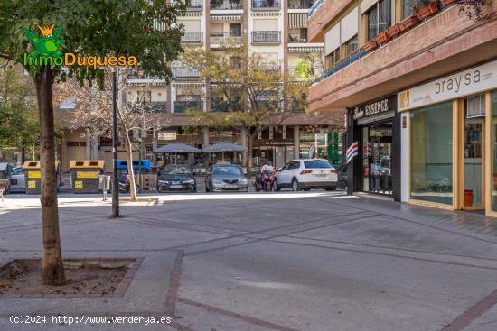 Garaje de 24 m2 en venta junto al Paseo del Emperador Carlos V - GRANADA