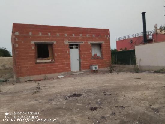 Casa con terreno para reformar - MURCIA