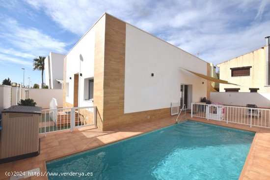 Villa en venta en Almoradí (Alicante)