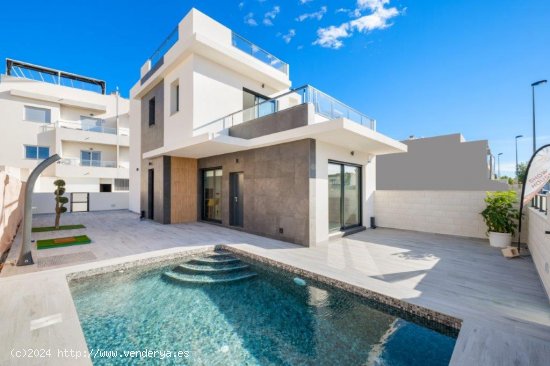 Villa en venta en Benijófar (Alicante)