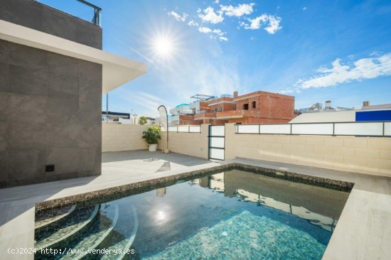 Villa en venta en Benijófar (Alicante)