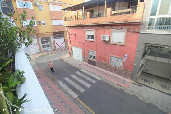 700 euros,comunidad incluida, pleno centro de armilla, junto metropolitano. - GRANADA