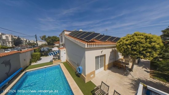 Chalet en venta en Torrevieja (Alicante)