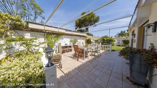 Chalet en venta en Torrevieja (Alicante)