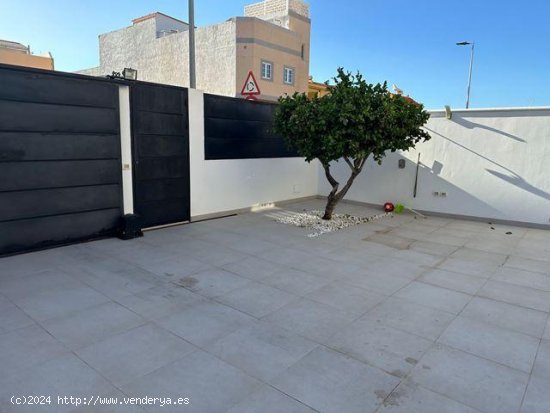 Dúplex en venta en Santa Lucía de Tirajana (Las Palmas)