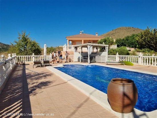 Villa en venta en Algueña (Alicante)