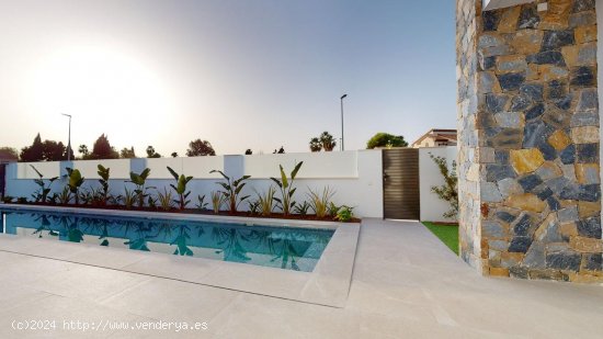 Villa en venta a estrenar en Los Alcázares (Murcia)