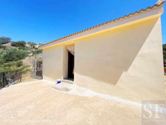 Villa en venta en Colmenar (Málaga)