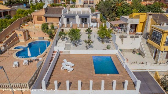 Chalet en venta en Torrevieja (Alicante)