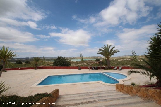 Finca en venta en Orihuela (Alicante)