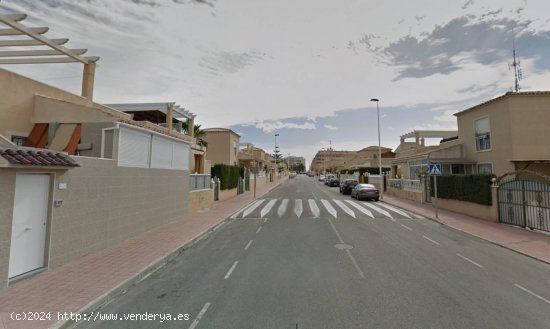 Bungalow en venta en Torrevieja (Alicante)